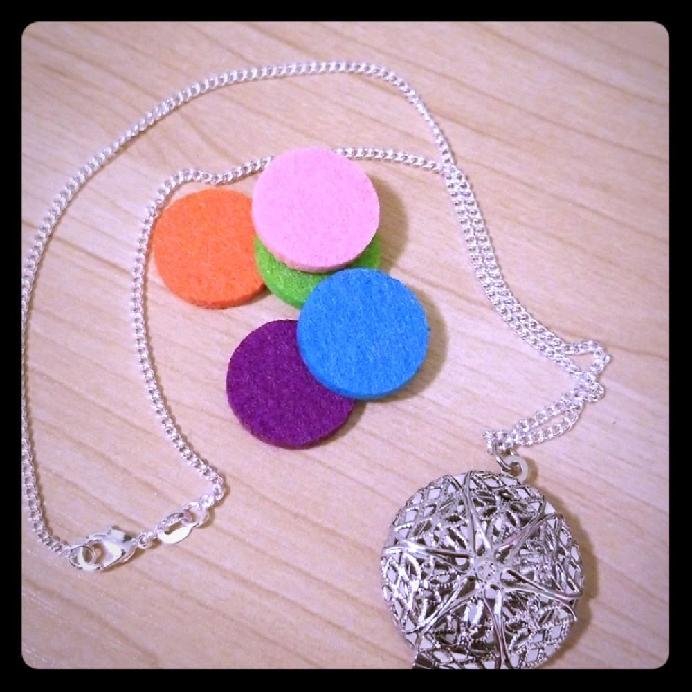 925 Silver Aromatherapy Pendant Necklace w/ 3 Oil
